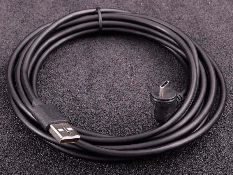 MaxxECU GEN2 kommunikationskabel (USB-C till USB-A) vinklad
