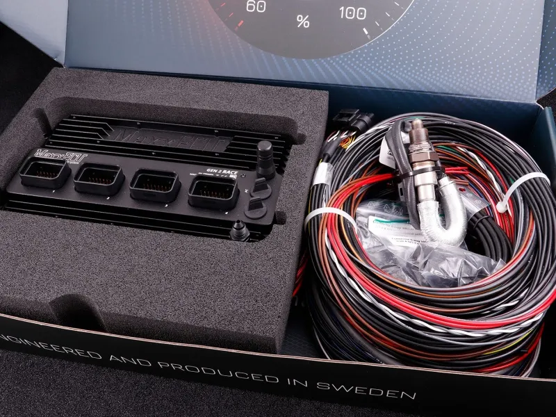 MaxxECU GEN2 RACE, med LSU 5.2, installationskit med öppen kabelhärva