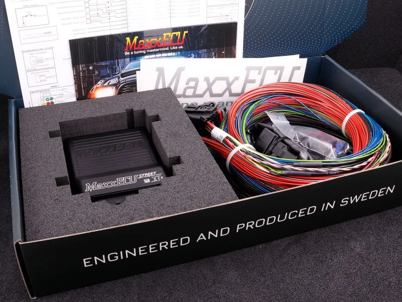MaxxECU STREET PREMIUM (ECU, kabelhärva, tillbehör och LSU 4.2)